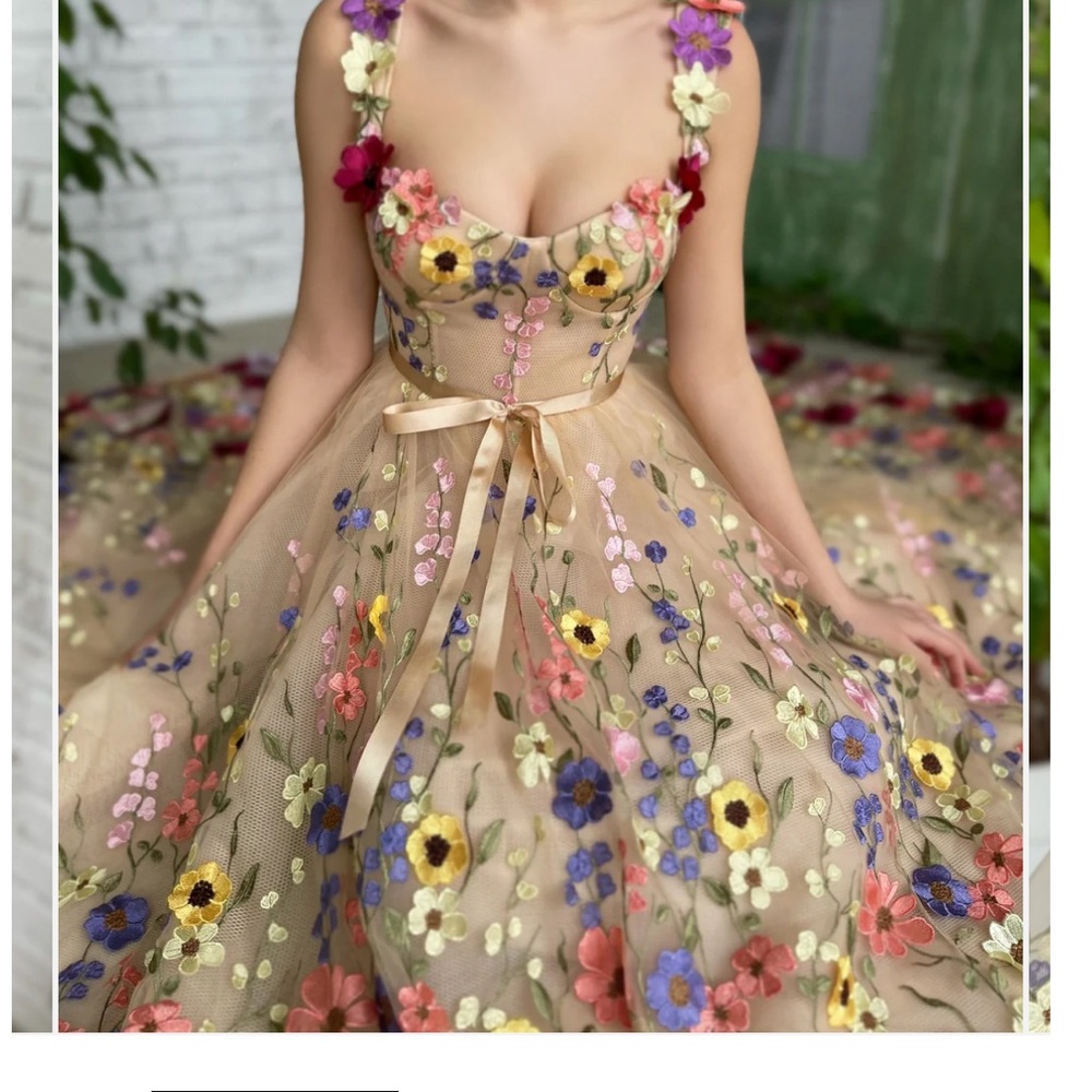 Teuta Matoshi Style Floral Garden Party Gown - Picture 4 of 10